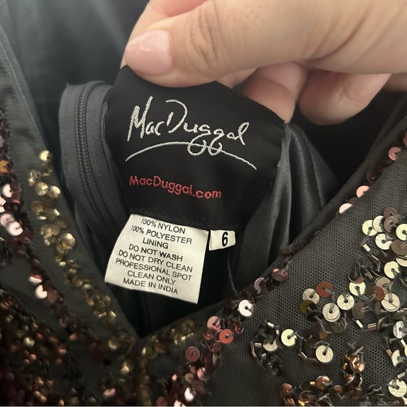 NWT Mac Duggal Cape Sleeve Embellished Gown 5439 - Picture 8 of 9